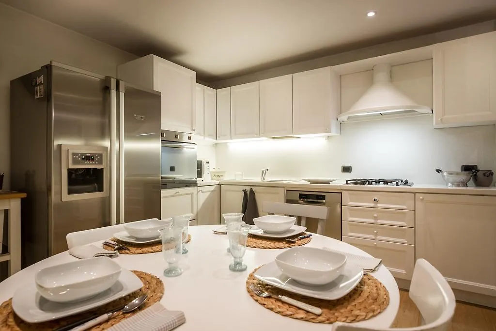 Apartment Home In Como